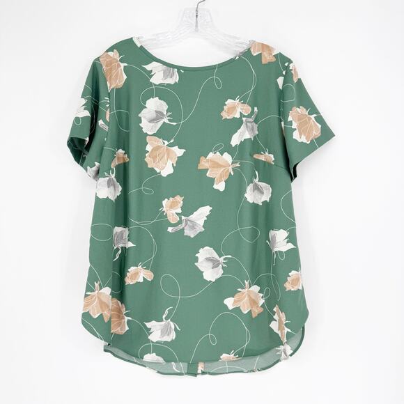 Ava & Viv Short Sleeve Floral Green Top Size 0X - Picture 1 of 7